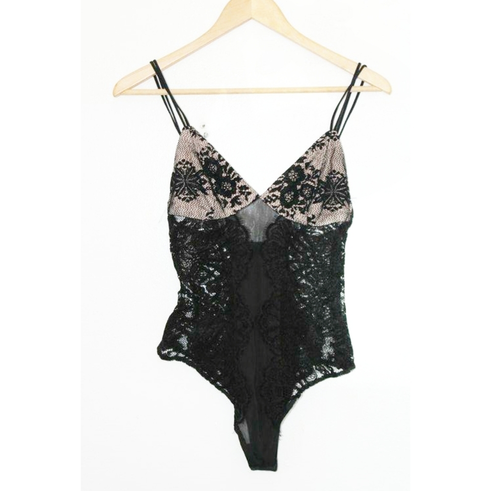 Christy Teigen X Revolve